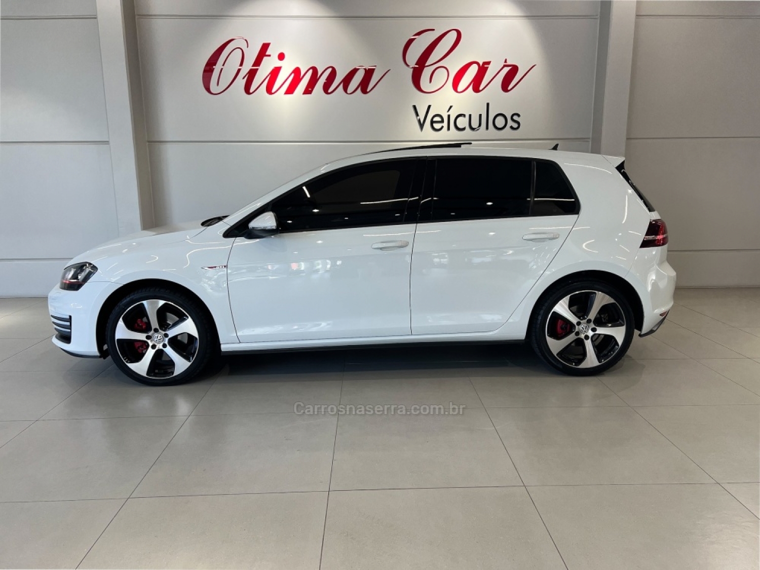 VOLKSWAGEN - GOLF - 2017/2017 - Branca - R$ 179.990,00