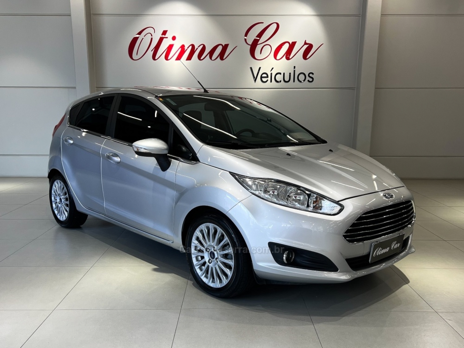 FORD - FIESTA - 2015/2015 - Prata - R$ 59.990,00