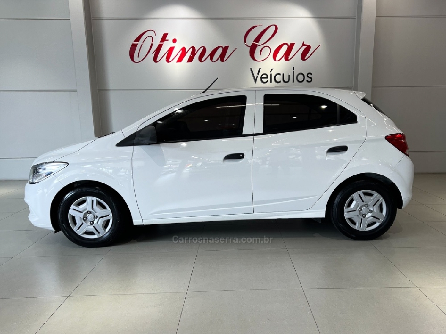 CHEVROLET - ONIX - 2018/2018 - Branca - R$ 52.990,00