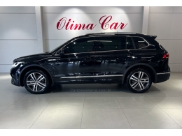 VOLKSWAGEN - TIGUAN - 2023/2024 - Preta - R$ 249.990,00