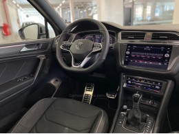 VOLKSWAGEN - TIGUAN - 2023/2024 - Prata - R$ 288.990,00