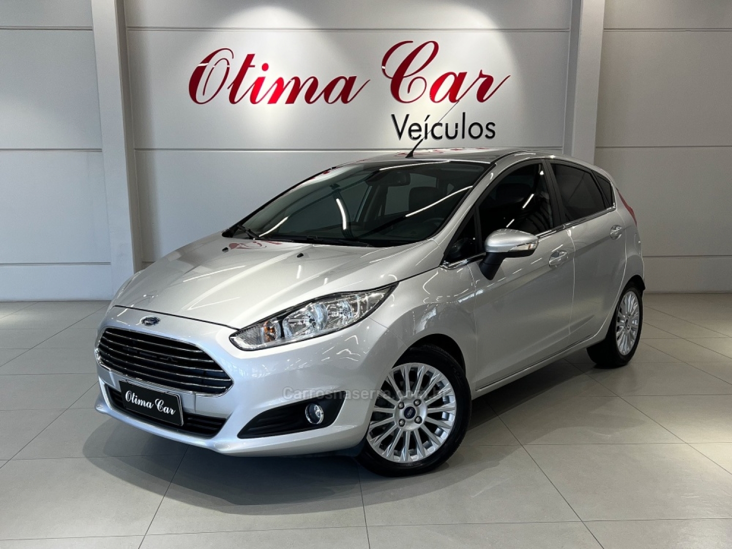 FORD - FIESTA - 2015/2015 - Prata - R$ 56.990,00