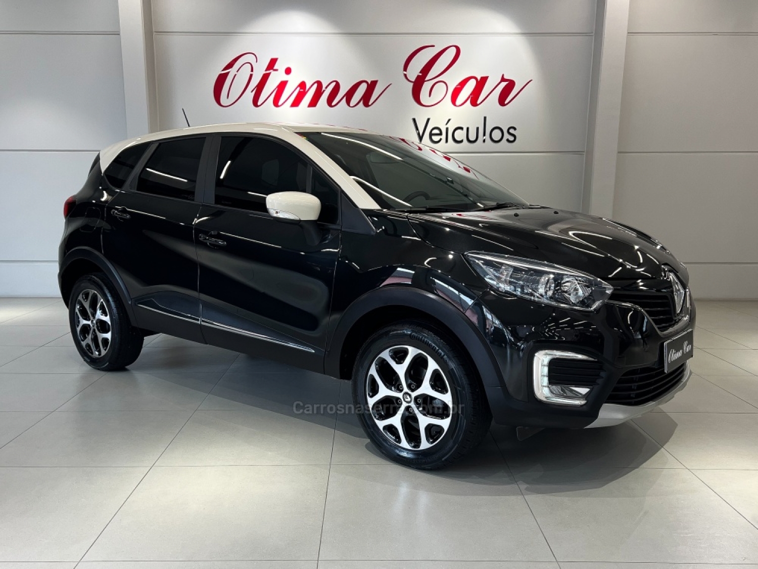 RENAULT - CAPTUR - 2018/2019 - Preta - R$ 79.990,00