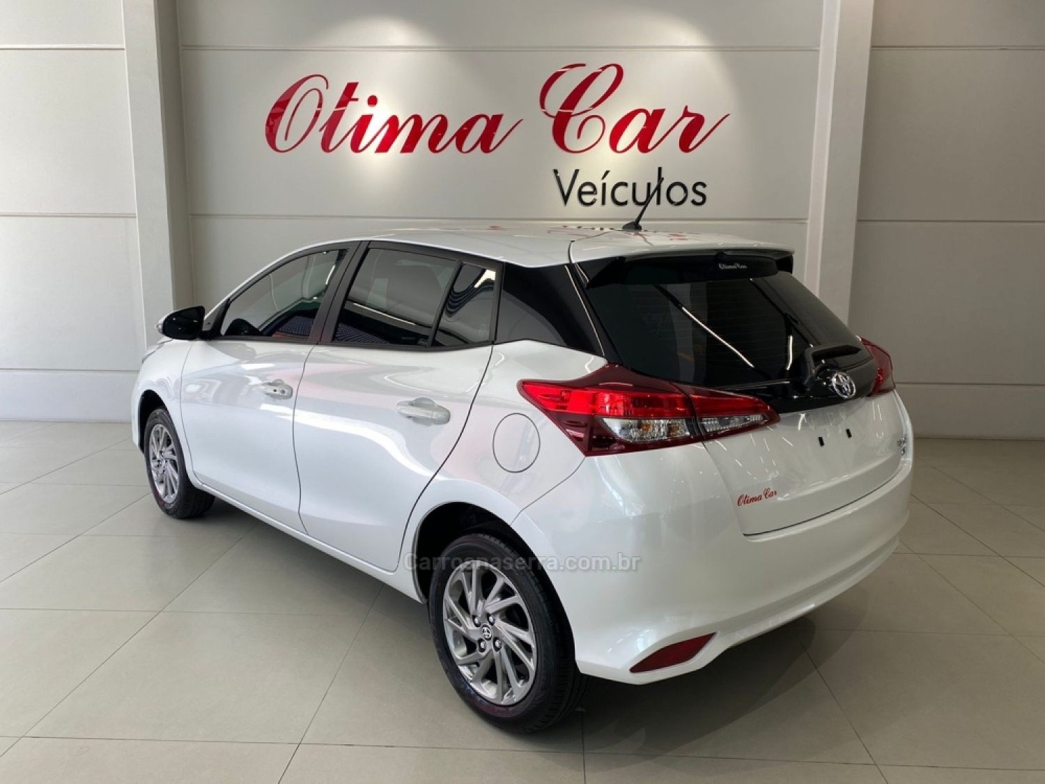 TOYOTA - YARIS - 2024/2025 - Branca - R$ 109.900,00