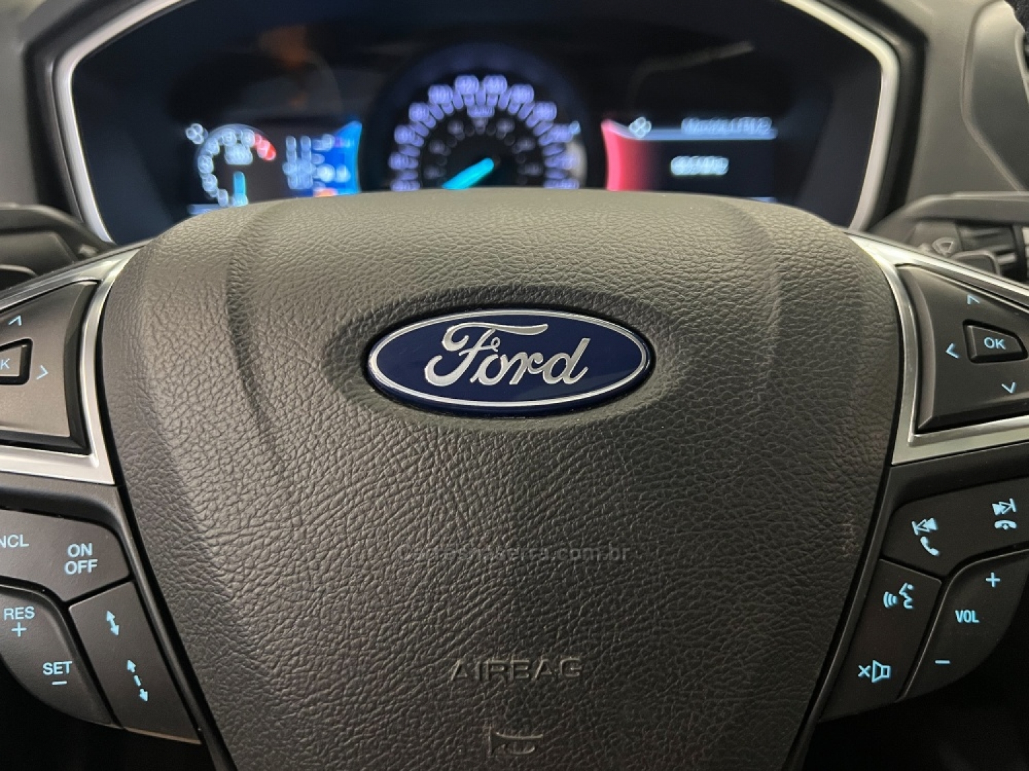 FORD - FUSION - 2018/2018 - Prata - R$ 109.990,00