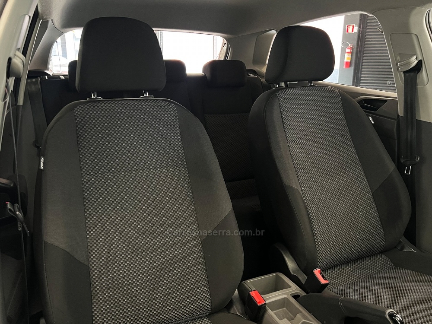 VOLKSWAGEN - POLO - 2018/2019 - Branca - R$ 79.900,00