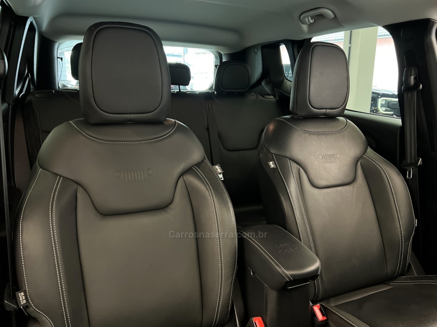 JEEP - RENEGADE - 2022/2022 - Cinza - R$ 123.990,00