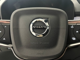 VOLVO - C40 - 2022/2023 - Azul - R$ 299.990,00