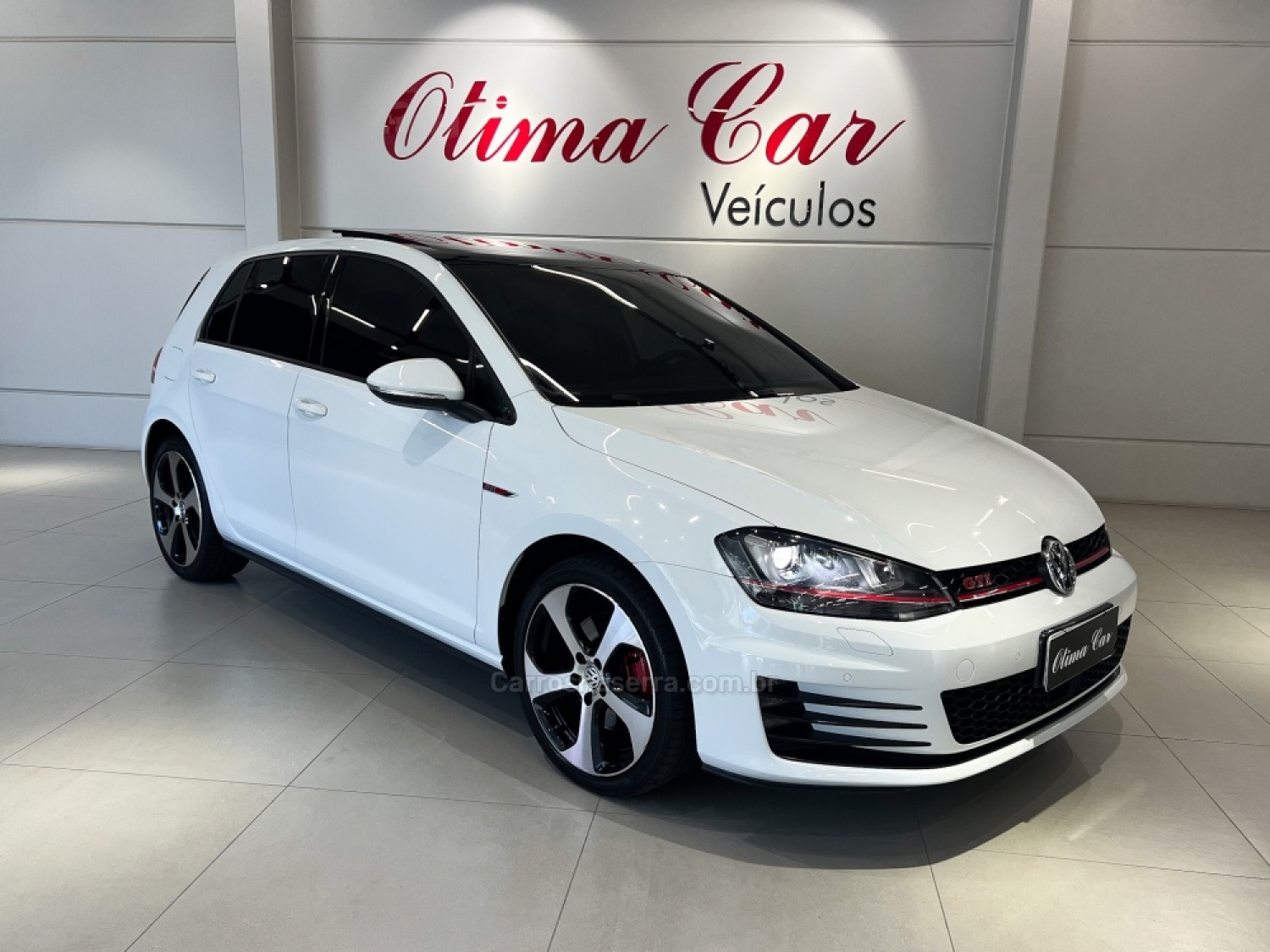 VOLKSWAGEN - GOLF - 2017/2017 - Branca - R$ 179.900,00