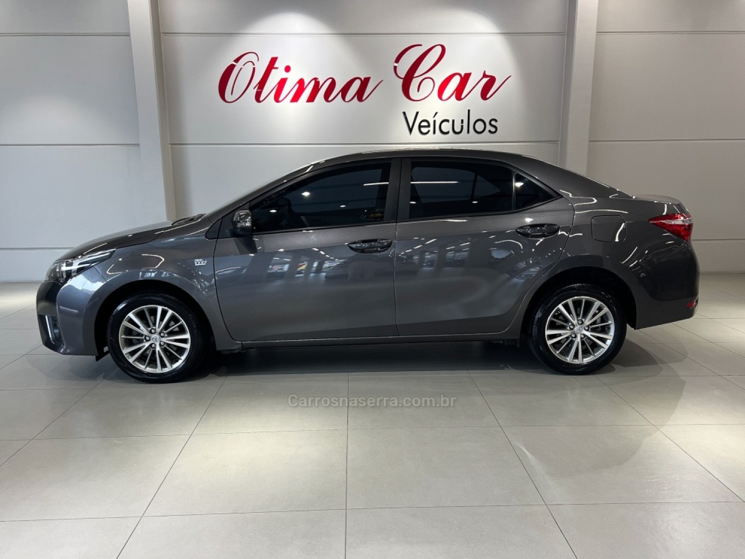 TOYOTA - COROLLA - 2015/2015 - Cinza - R$ 92.990,00