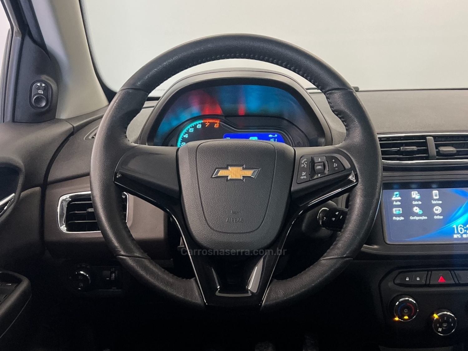 CHEVROLET - PRISMA - 2017/2018 - Prata - R$ 69.990,00