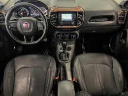 FIAT - TORO - 2017/2018 - Vermelha - R$ 105.990,00