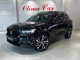 VOLVO - XC 40 - 2021/2021 - Preta - R$ 239.990,00