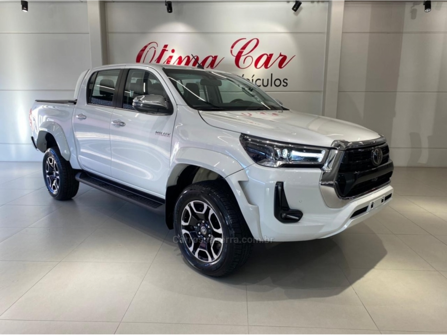 TOYOTA - HILUX - 2024/2024 - Branca - R$ 309.900,00