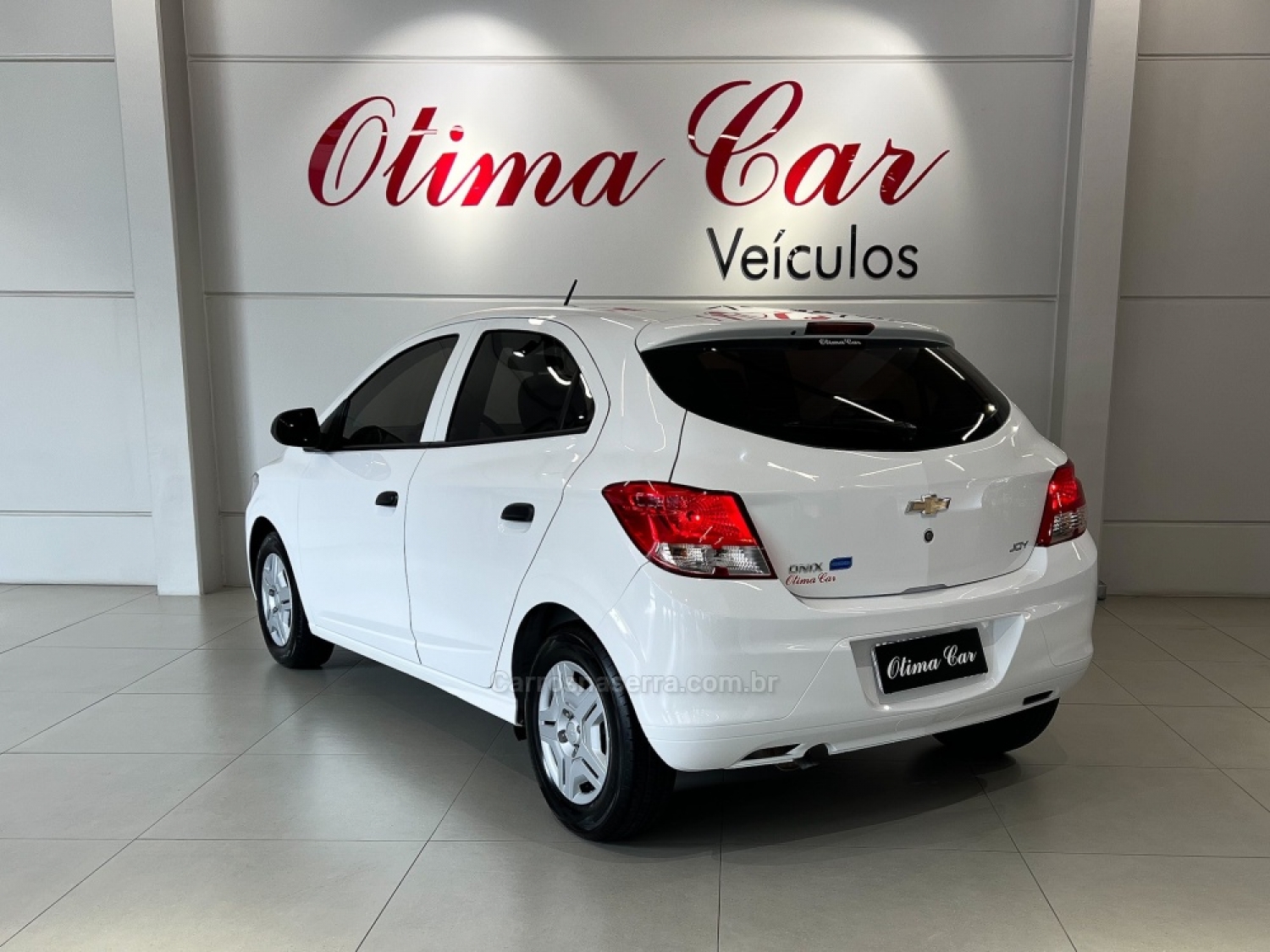 CHEVROLET - ONIX - 2018/2018 - Branca - R$ 54.900,00