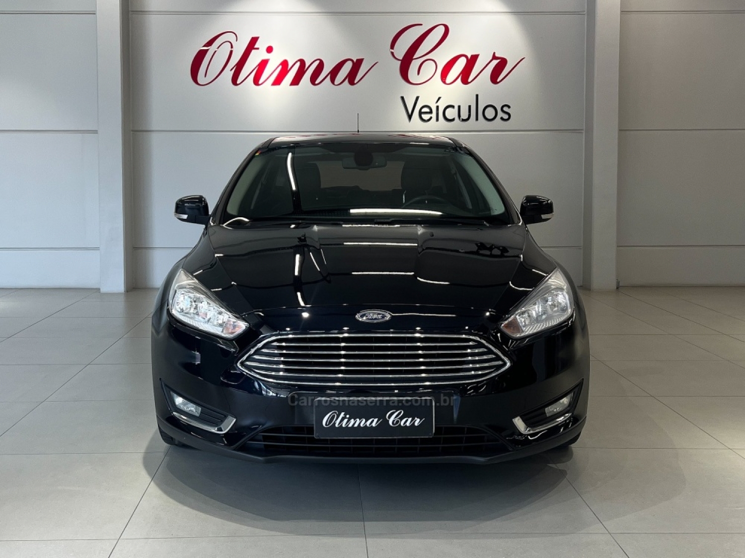 FORD - FOCUS - 2015/2016 - Preta - R$ 69.990,00