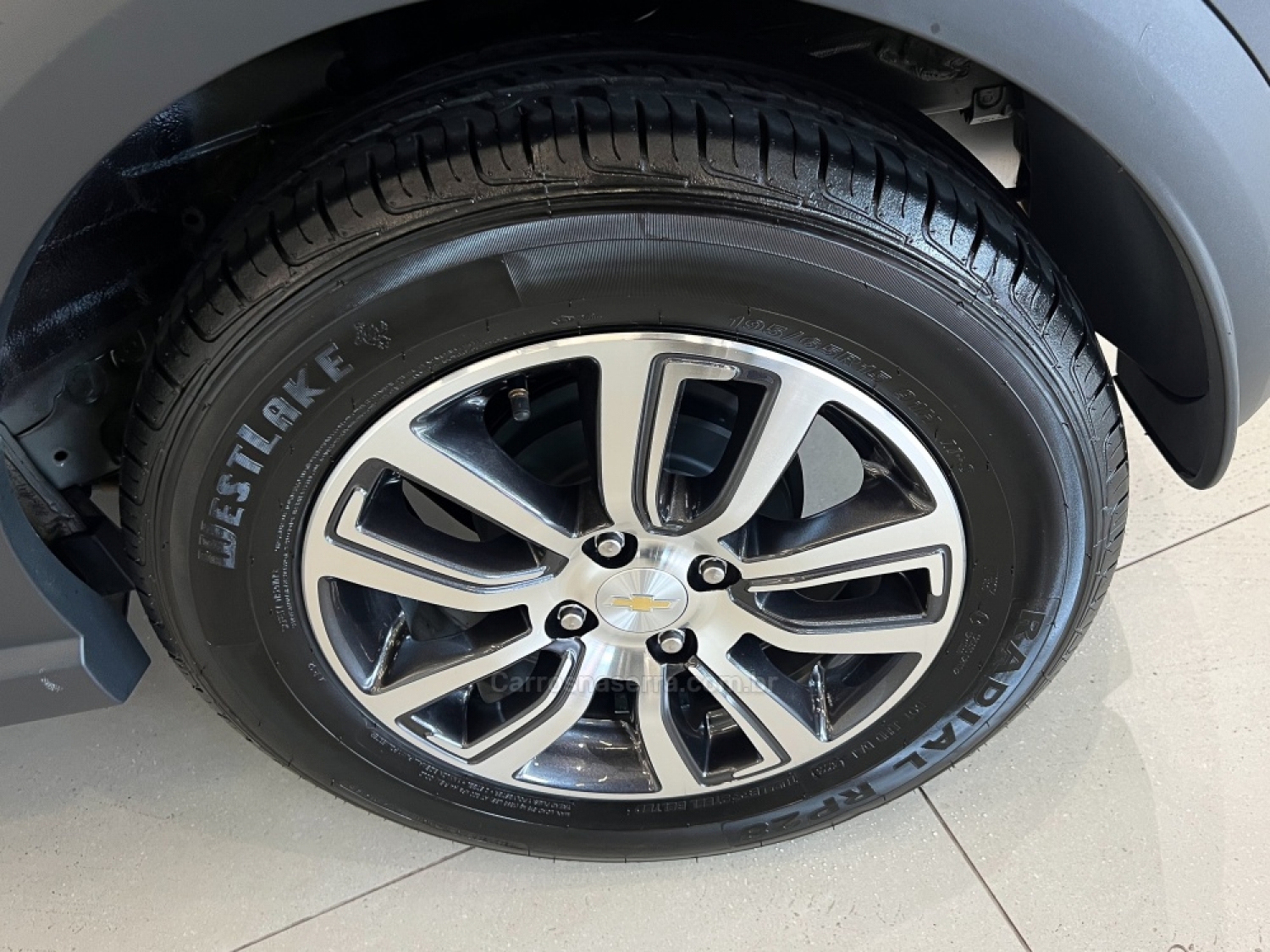 CHEVROLET - ONIX - 2017/2018 - Preta - R$ 68.990,00