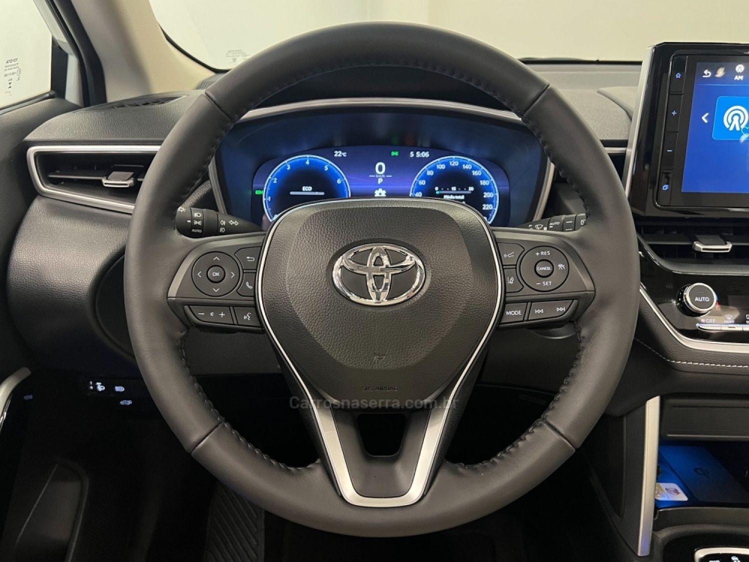 TOYOTA - COROLLA - 2024/2025 - Branca - R$ 204.990,00