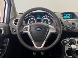 FORD - FIESTA - 2017/2017 - Branca - R$ 65.990,00