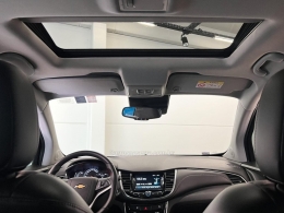 CHEVROLET - TRACKER - 2017/2018 - Preta - R$ 96.990,00