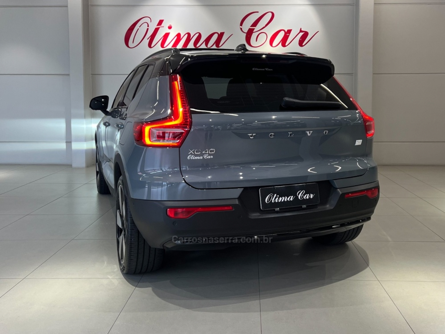 VOLVO - XC 40 - 2022/2023 - Cinza - R$ 249.990,00