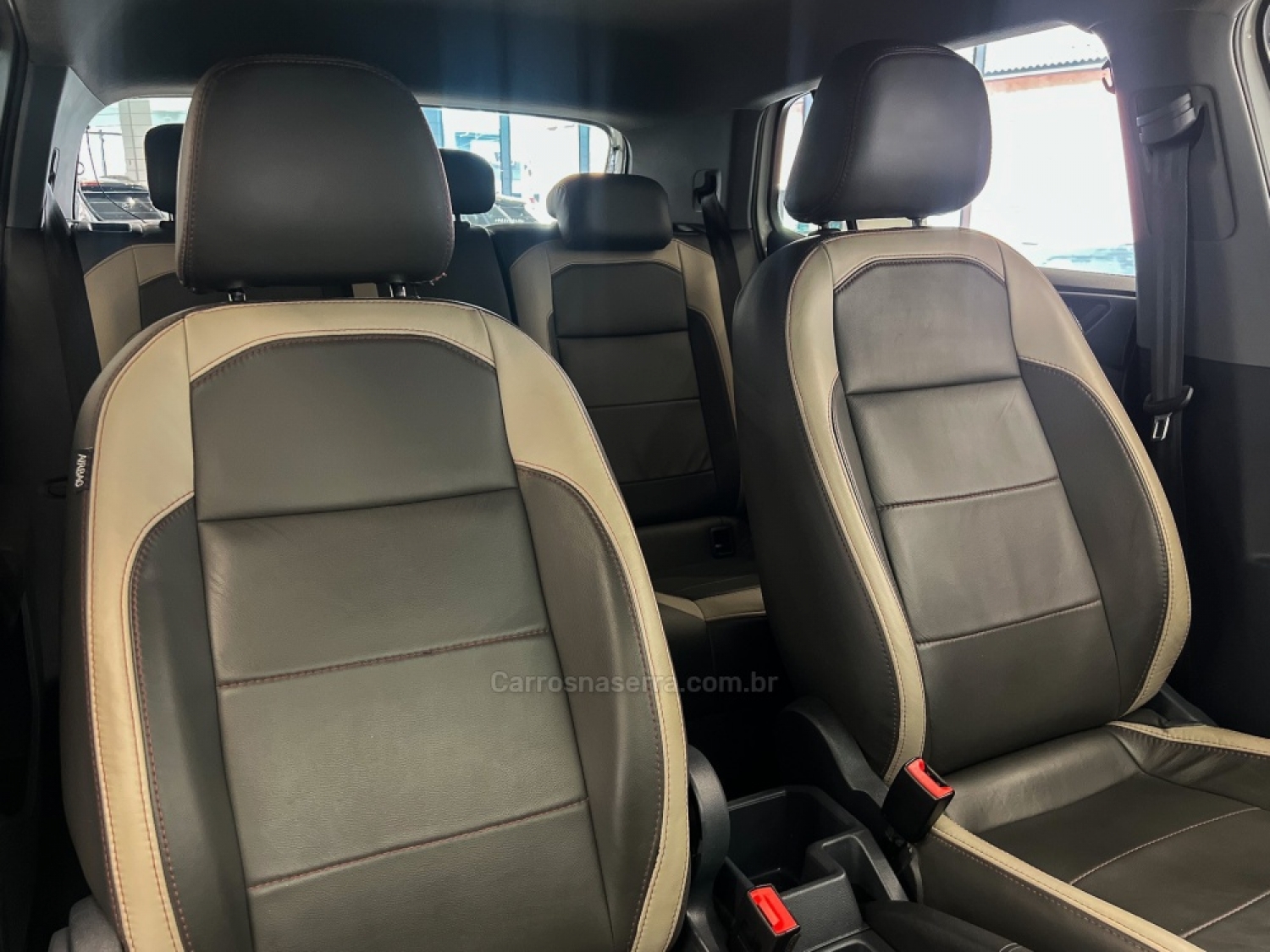 VOLKSWAGEN - T-CROSS - 2021/2022 - Branca - R$ 99.990,00