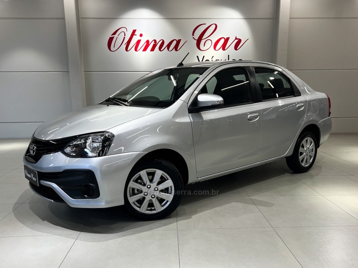 TOYOTA - ETIOS - 2020/2020 - Prata - R$ 79.900,00