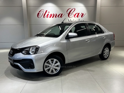 TOYOTA - ETIOS - 2020/2020 - Prata - R$ 79.900,00