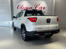 FIAT - TORO - 2022/2023 - Branca - R$ 159.990,00