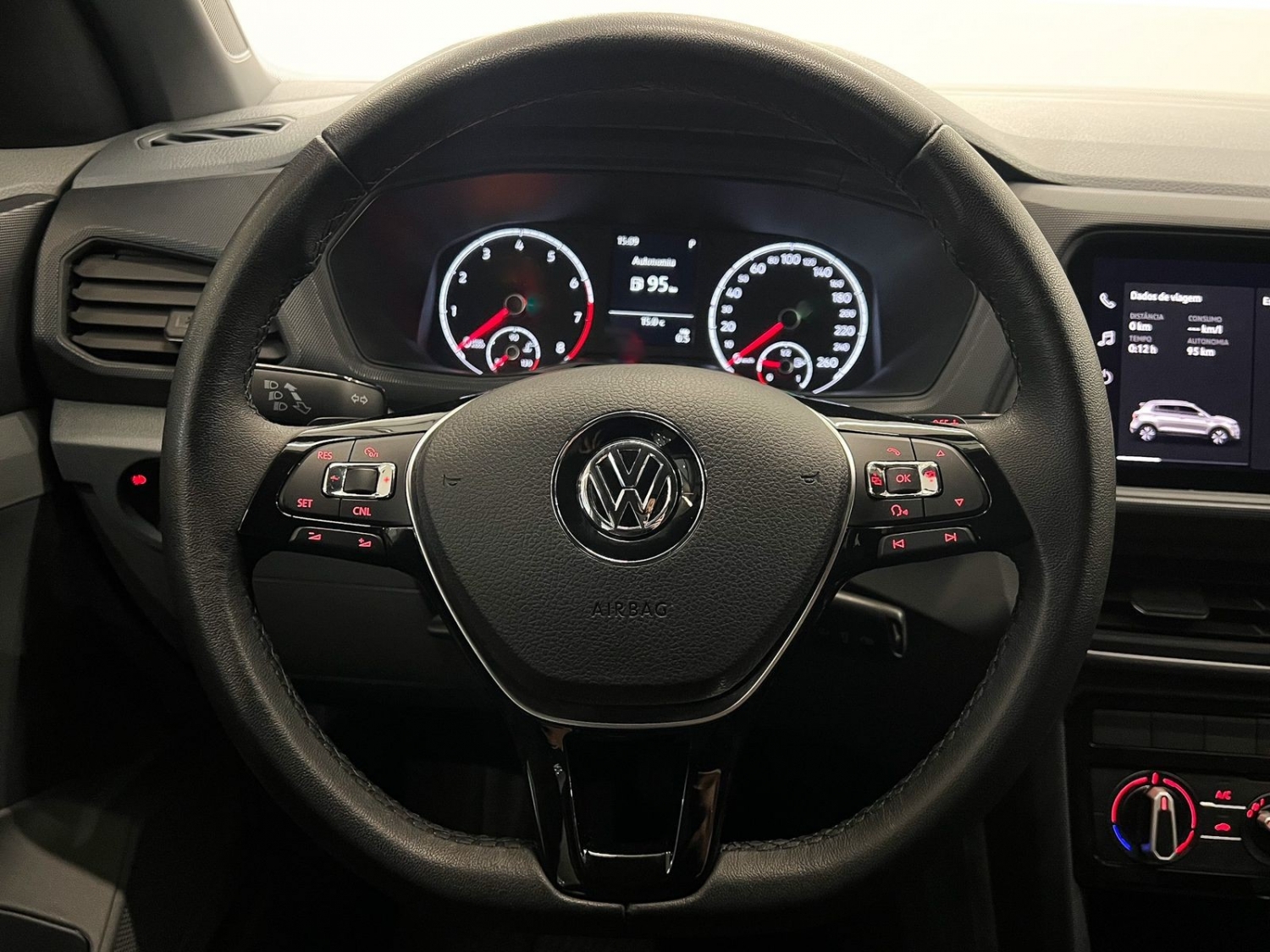 VOLKSWAGEN - T-CROSS - 2020/2021 - Branca - R$ 109.990,00