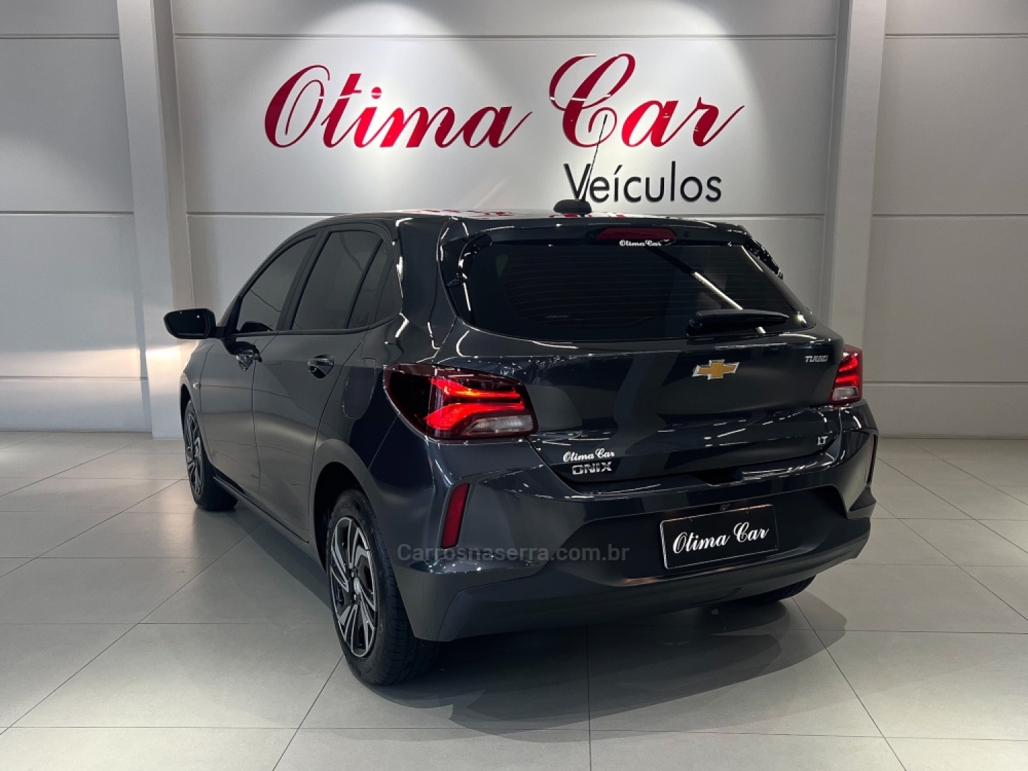 CHEVROLET - ONIX - 2024/2024 - Cinza - R$ 94.990,00