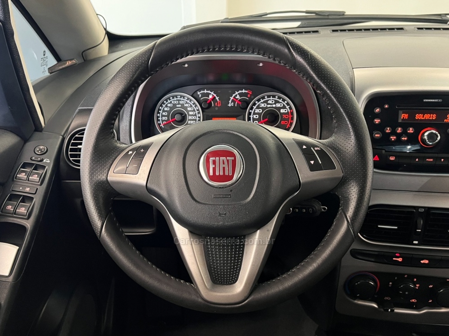 FIAT - IDEA - 2015/2016 - Cinza - R$ 49.990,00