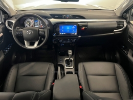 TOYOTA - HILUX - 2025/2025 - Prata - R$ 289.900,00