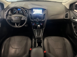 FORD - FOCUS - 2015/2016 - Preta - R$ 66.990,00