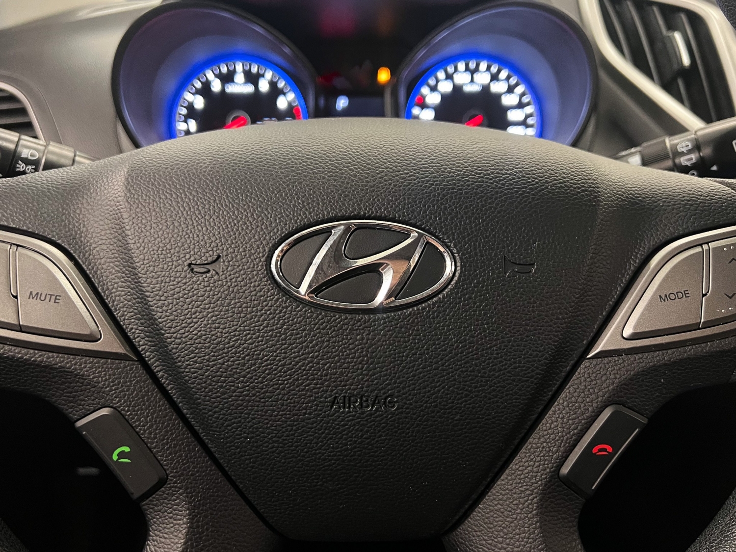 HYUNDAI - HB20 - 2018/2019 - Branca - R$ 74.990,00