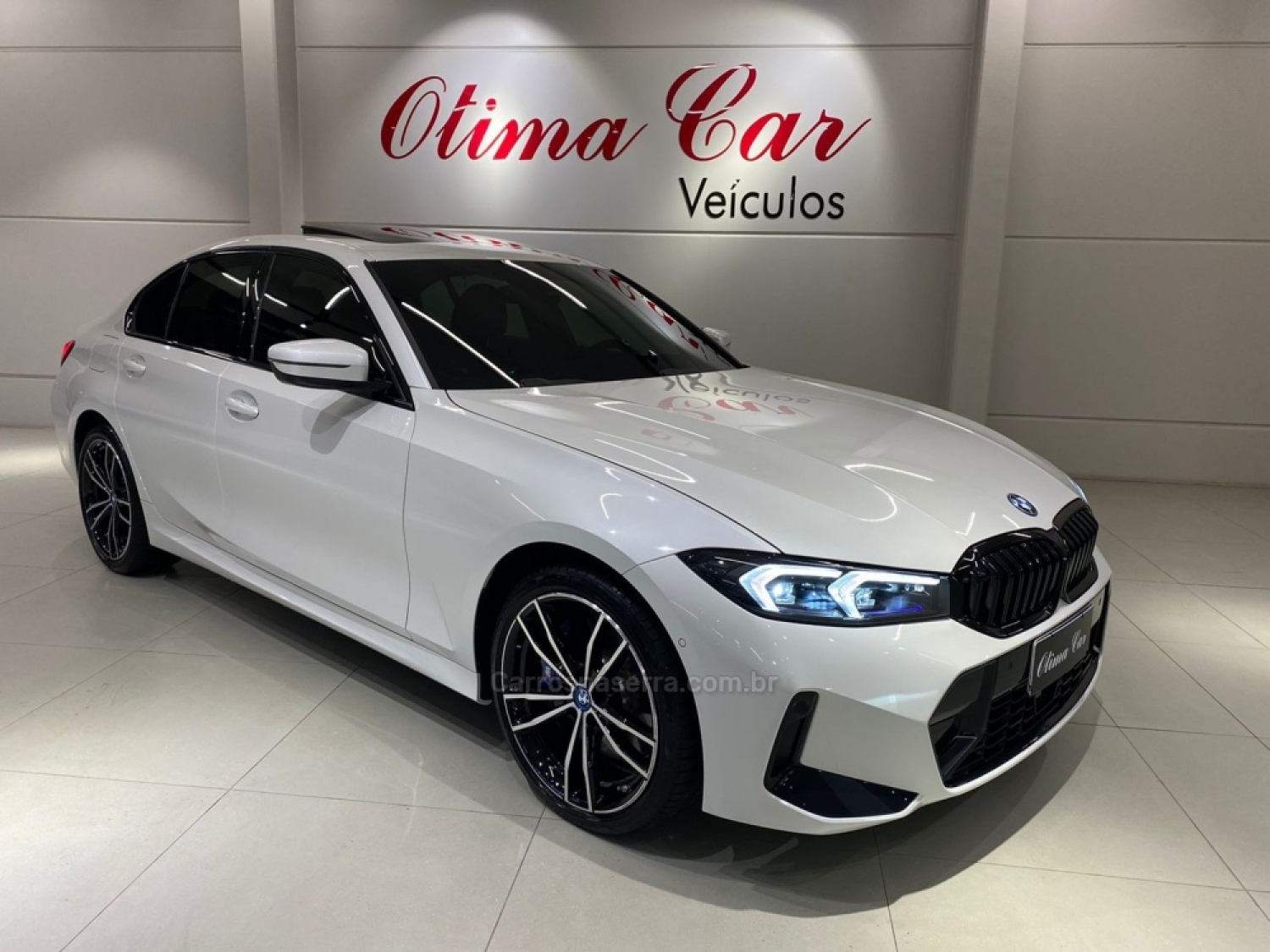 BMW - 330E - 2023/2023 - Branca - R$ 329.990,00