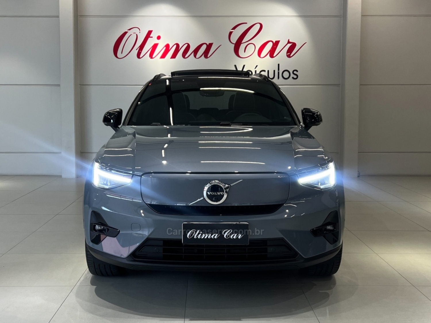 VOLVO - XC 40 - 2022/2023 - Cinza - R$ 249.990,00