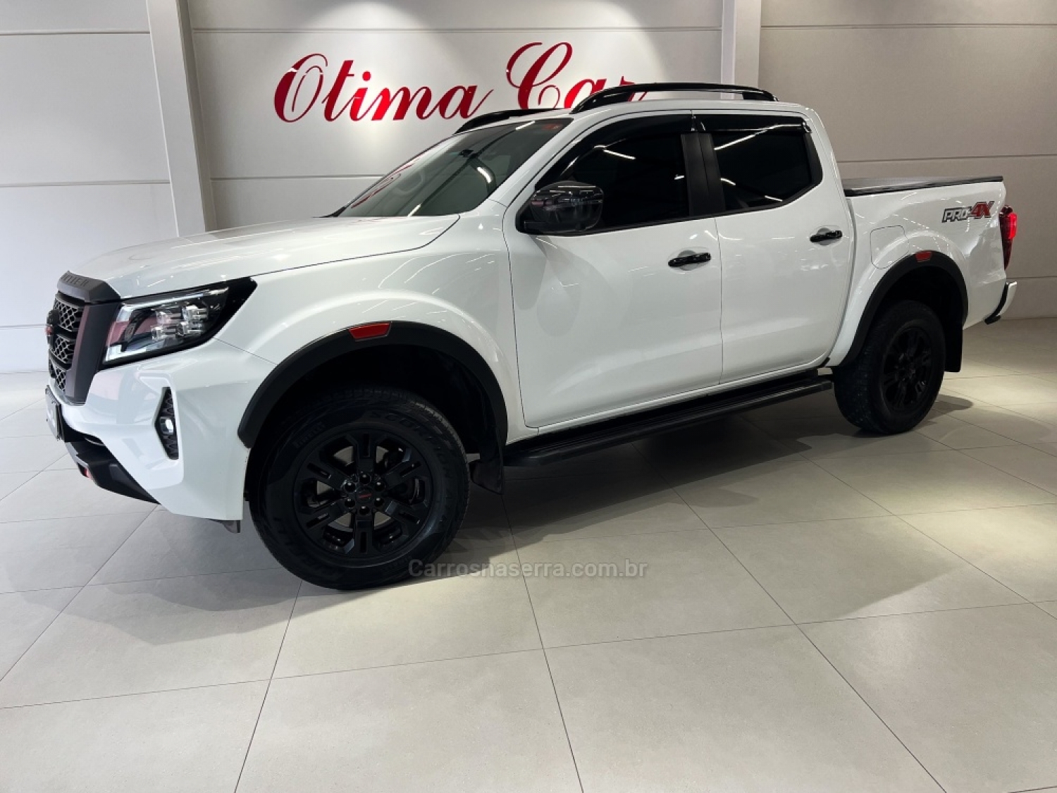 NISSAN - FRONTIER - 2022/2023 - Branca - R$ 219.900,00