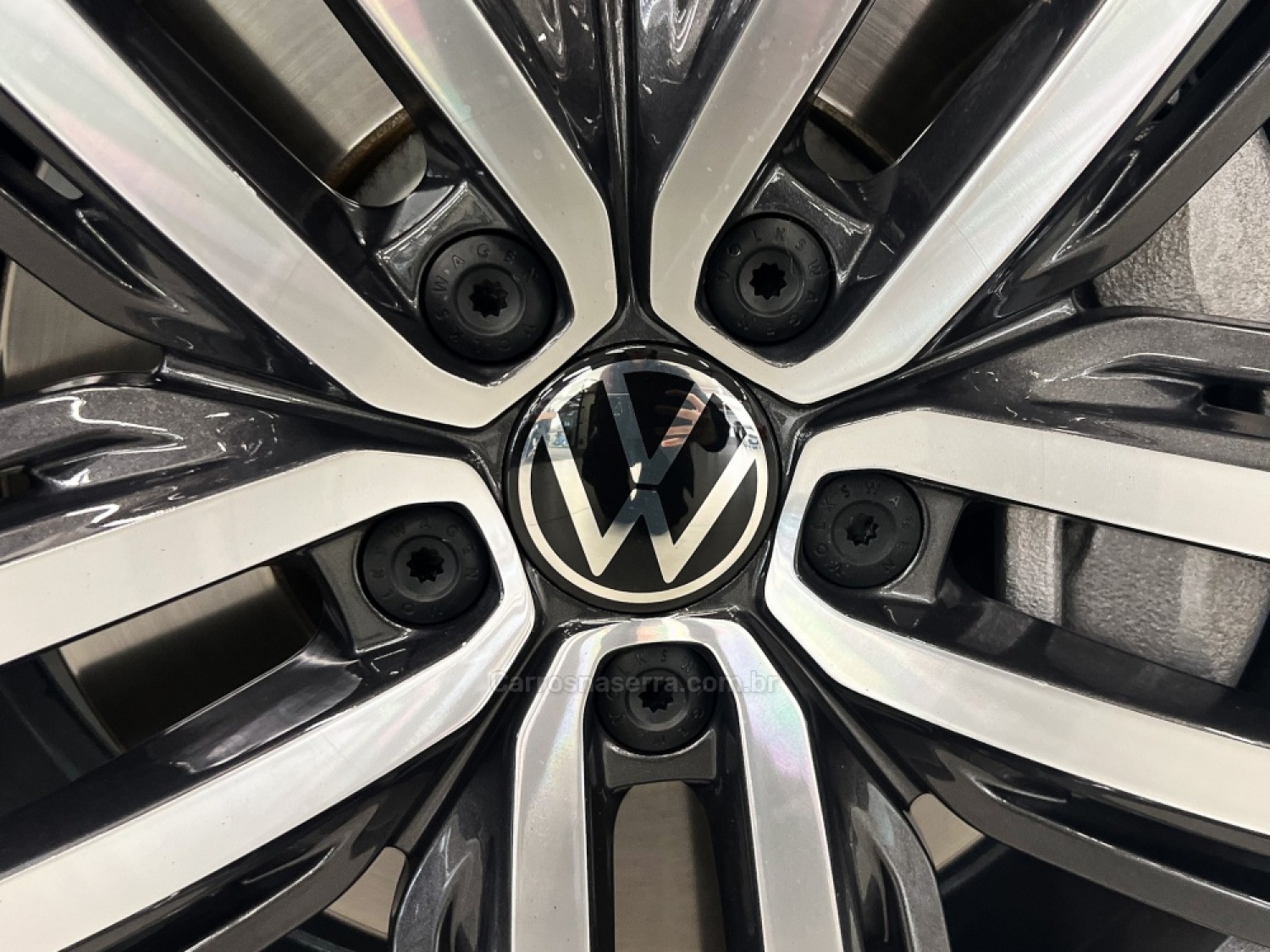 VOLKSWAGEN - TIGUAN - 2023/2024 - Preta - R$ 255.900,00