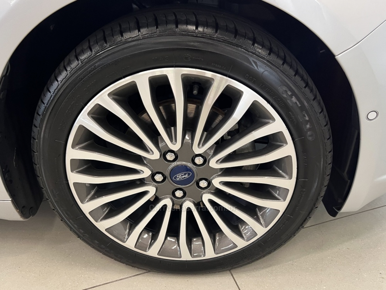 FORD - FUSION - 2018/2018 - Prata - R$ 109.990,00