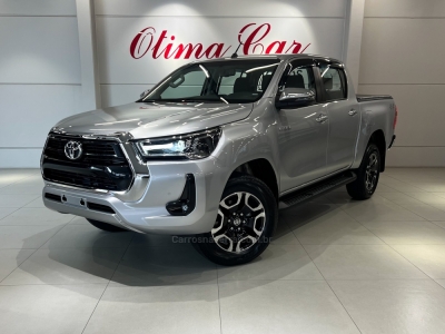 TOYOTA - HILUX - 2025/2025 - Prata - R$ 294.990,00