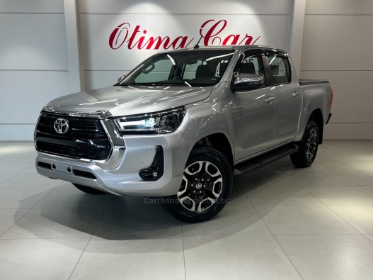 TOYOTA - HILUX - 2025/2025 - Prata - R$ 289.900,00