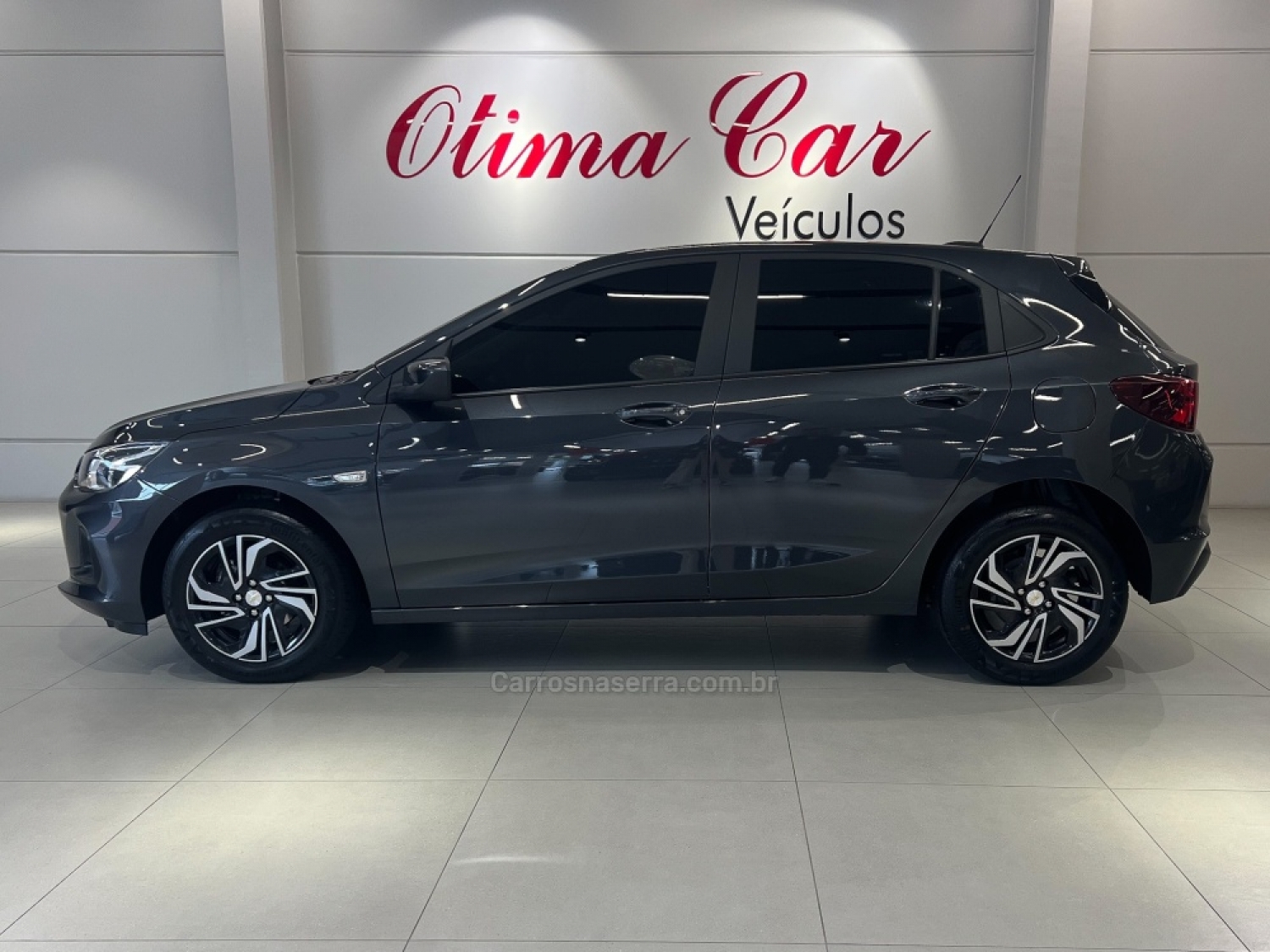 CHEVROLET - ONIX - 2024/2024 - Cinza - R$ 96.990,00