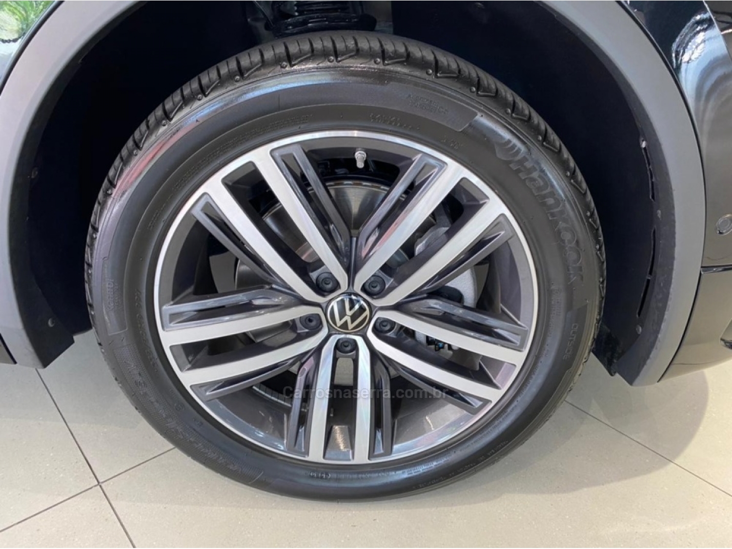 VOLKSWAGEN - TIGUAN - 2023/2024 - Preta - R$ 288.990,00