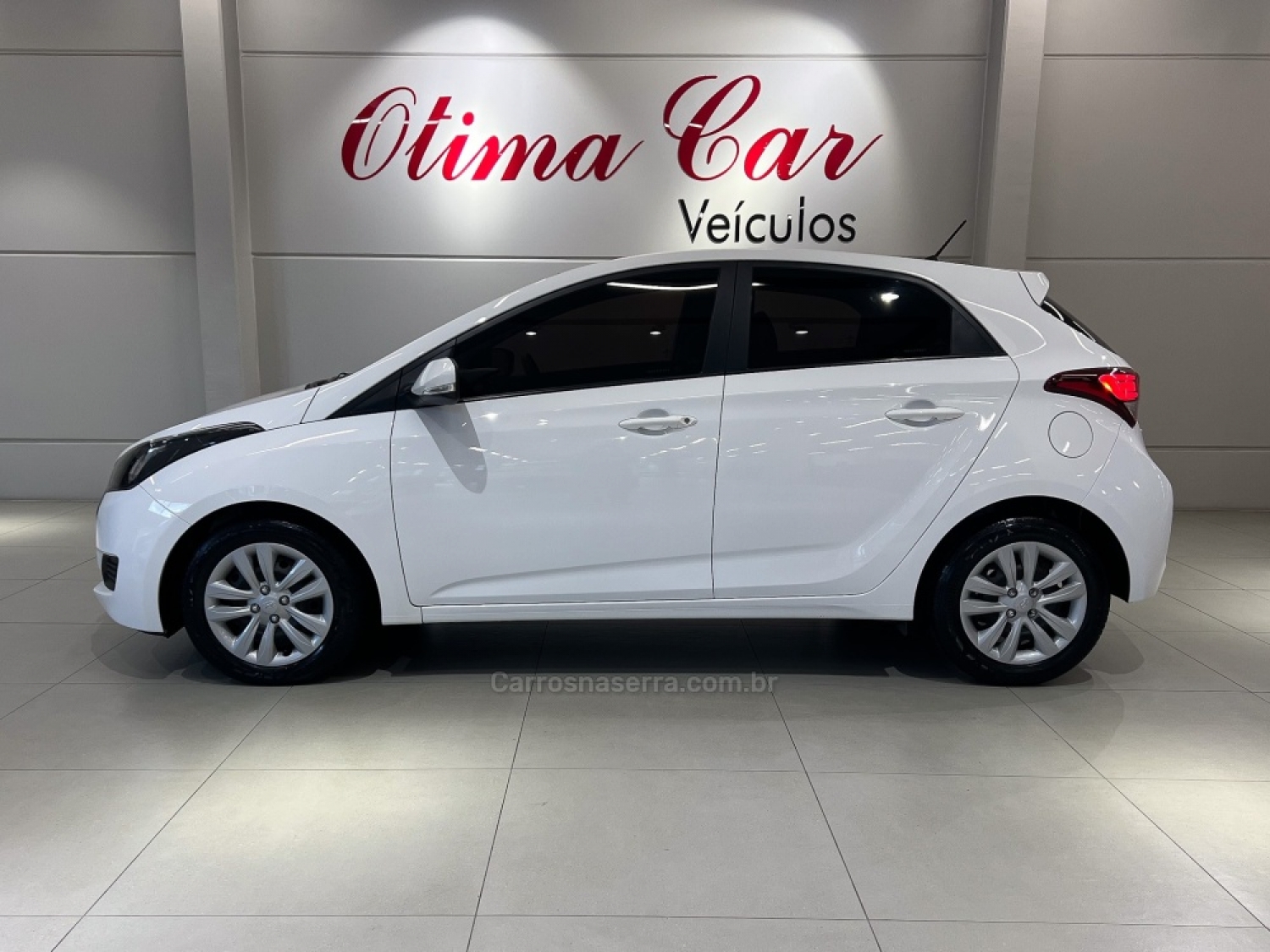 HYUNDAI - HB20 - 2018/2019 - Branca - R$ 74.990,00