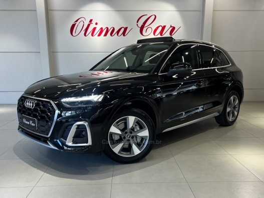 AUDI - Q5 - 2021/2022 - Preta - R$ 279.990,00