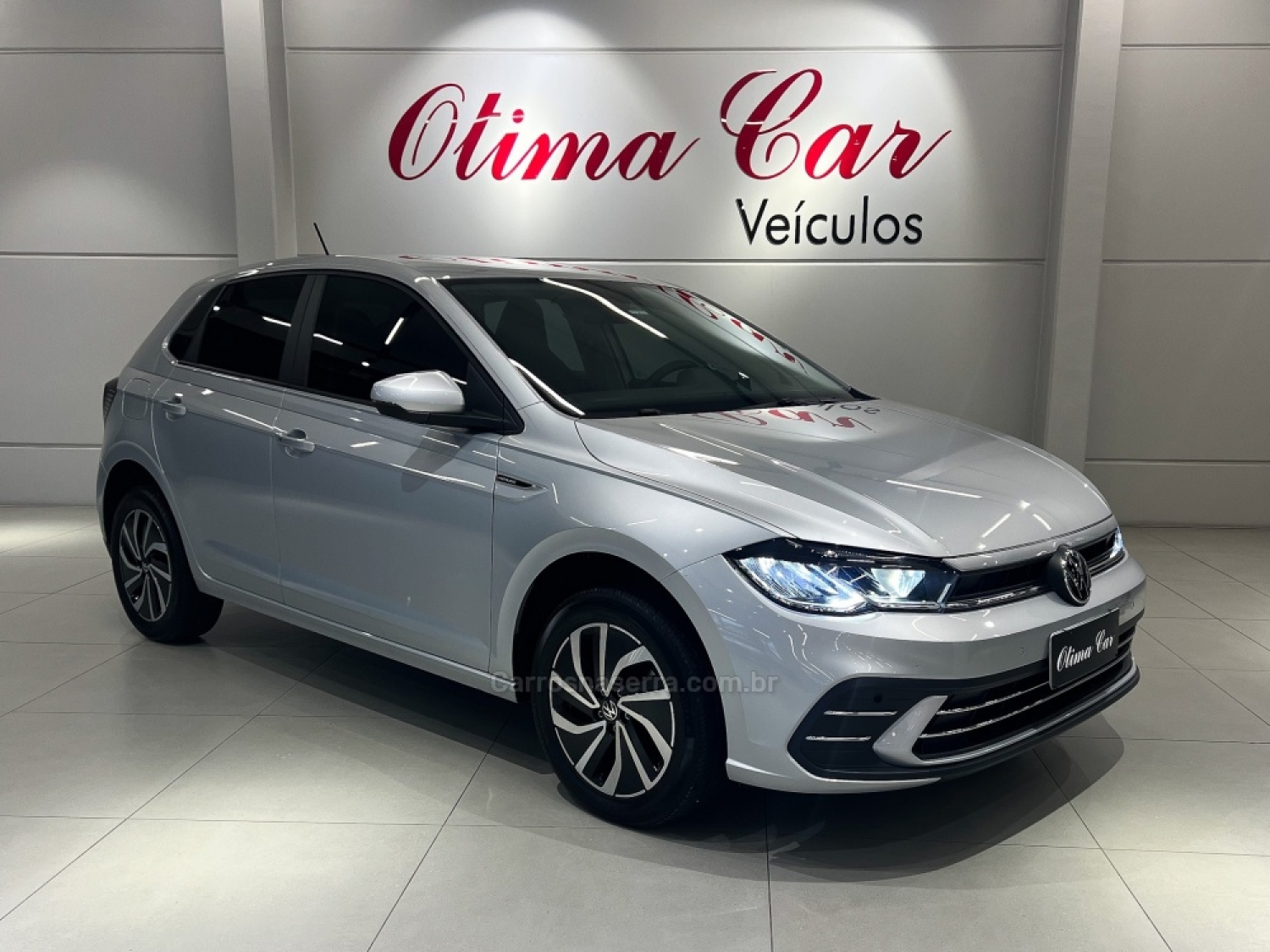 VOLKSWAGEN - POLO - 2023/2024 - Prata - R$ 112.990,00