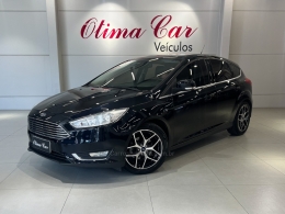 FORD - FOCUS - 2015/2016 - Preta - R$ 66.990,00