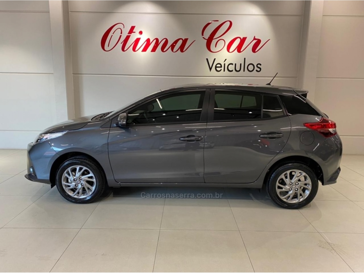 TOYOTA - YARIS - 2024/2025 - Cinza - R$ 112.900,00