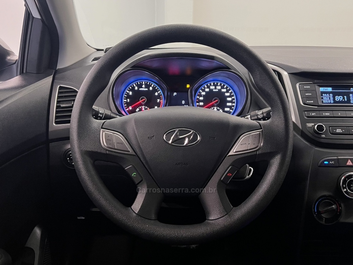 HYUNDAI - HB20 - 2018/2019 - Branca - R$ 74.990,00